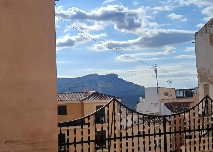 Entre El Mar Y La Montana